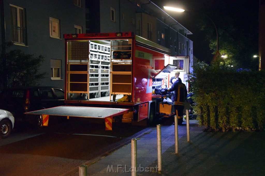 Feuer 2 Y Kellerbrand Koeln Ostheim Ruppinerstr P223.JPG - Miklos Laubert